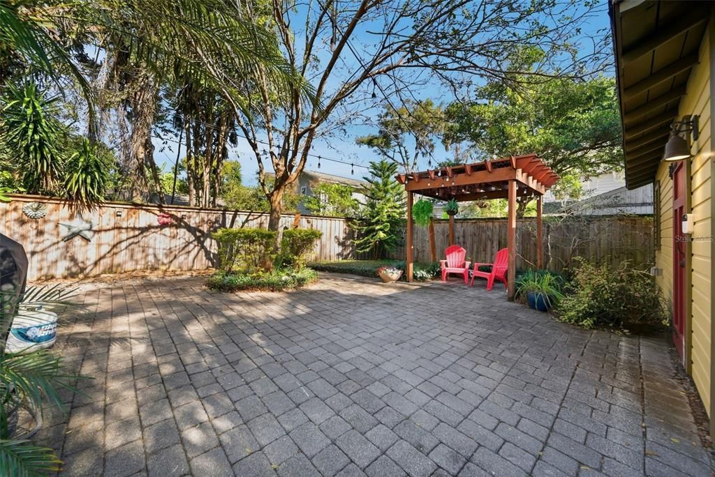 For Sale: $1,050,000 (4 beds, 3 baths, 3032 Square Feet)