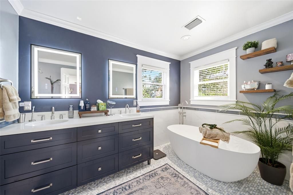 For Sale: $1,050,000 (4 beds, 3 baths, 3032 Square Feet)