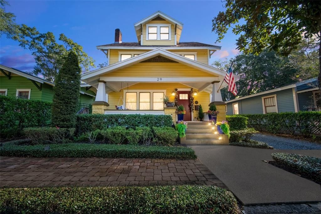 For Sale: $1,050,000 (4 beds, 3 baths, 3032 Square Feet)