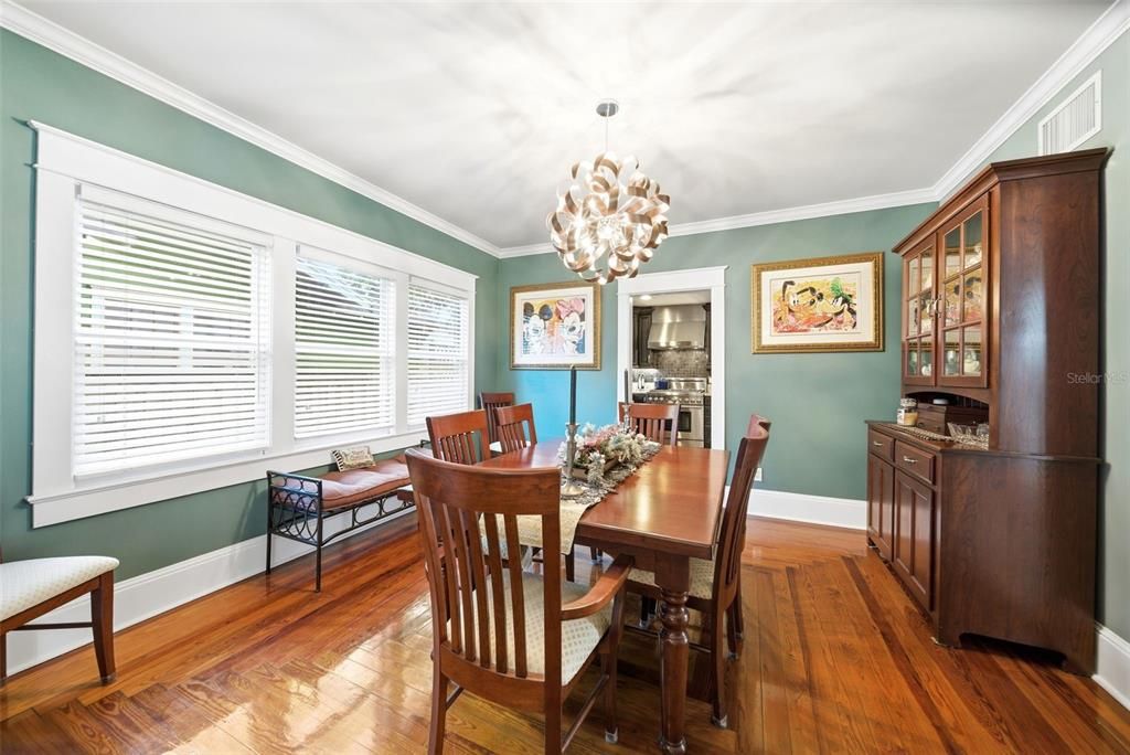 For Sale: $1,050,000 (4 beds, 3 baths, 3032 Square Feet)