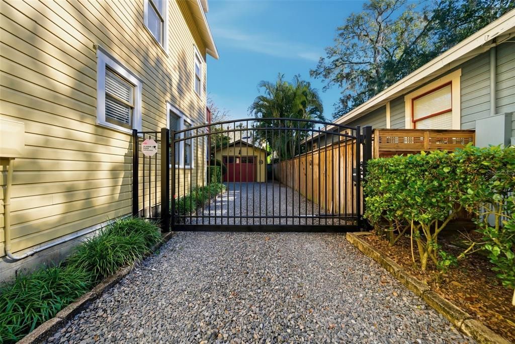 For Sale: $1,050,000 (4 beds, 3 baths, 3032 Square Feet)