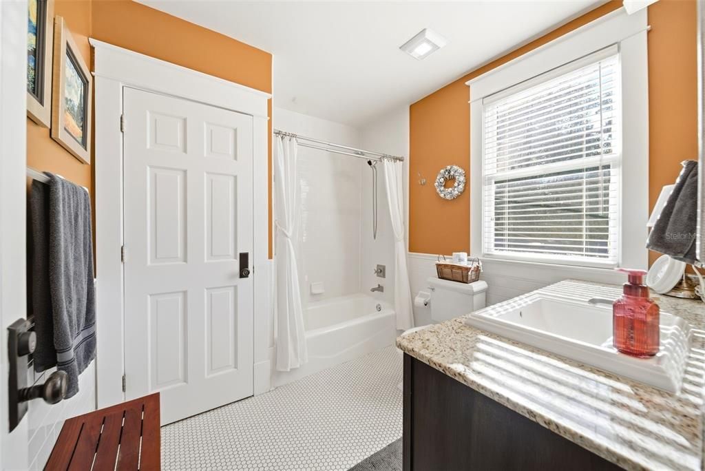 For Sale: $1,050,000 (4 beds, 3 baths, 3032 Square Feet)