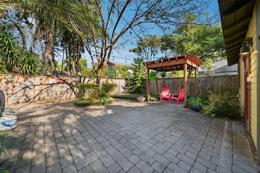 For Sale: $1,050,000 (4 beds, 3 baths, 3032 Square Feet)