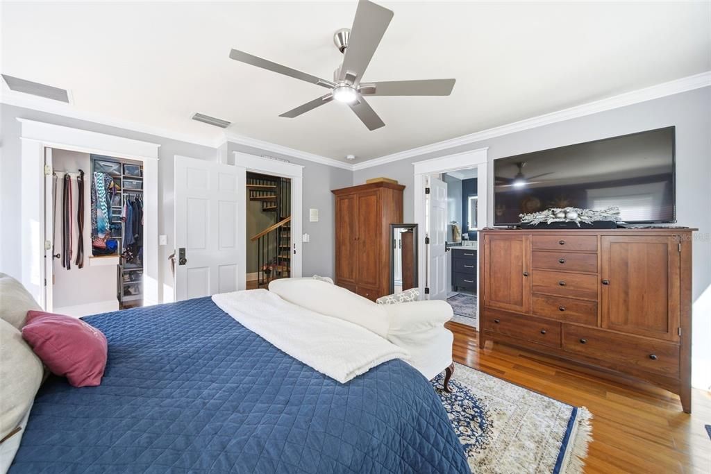 For Sale: $1,050,000 (4 beds, 3 baths, 3032 Square Feet)