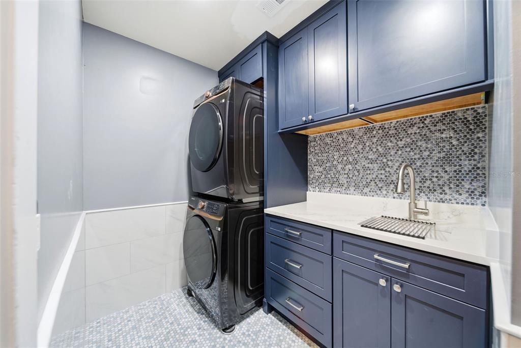 For Sale: $1,050,000 (4 beds, 3 baths, 3032 Square Feet)