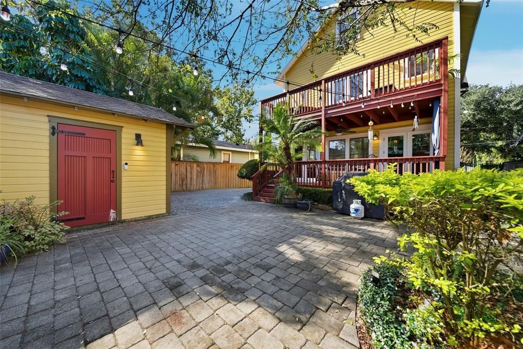 For Sale: $1,050,000 (4 beds, 3 baths, 3032 Square Feet)