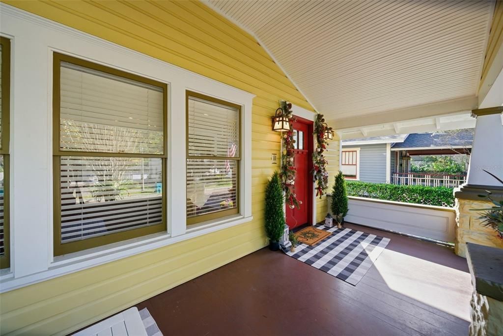 For Sale: $1,050,000 (4 beds, 3 baths, 3032 Square Feet)