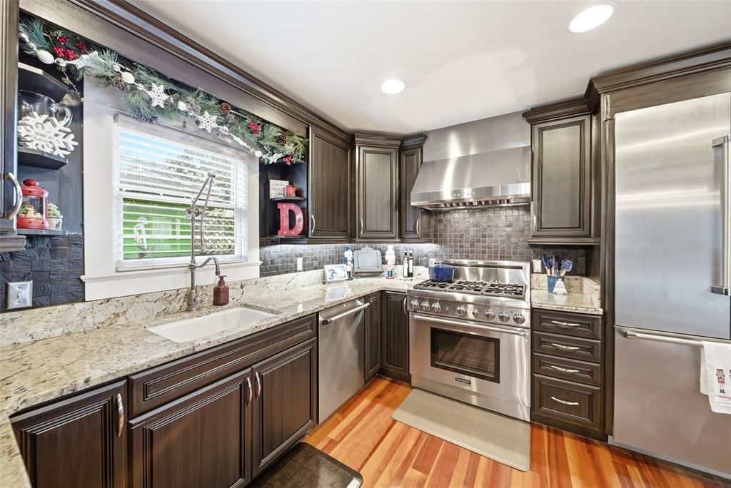 For Sale: $1,050,000 (4 beds, 3 baths, 3032 Square Feet)