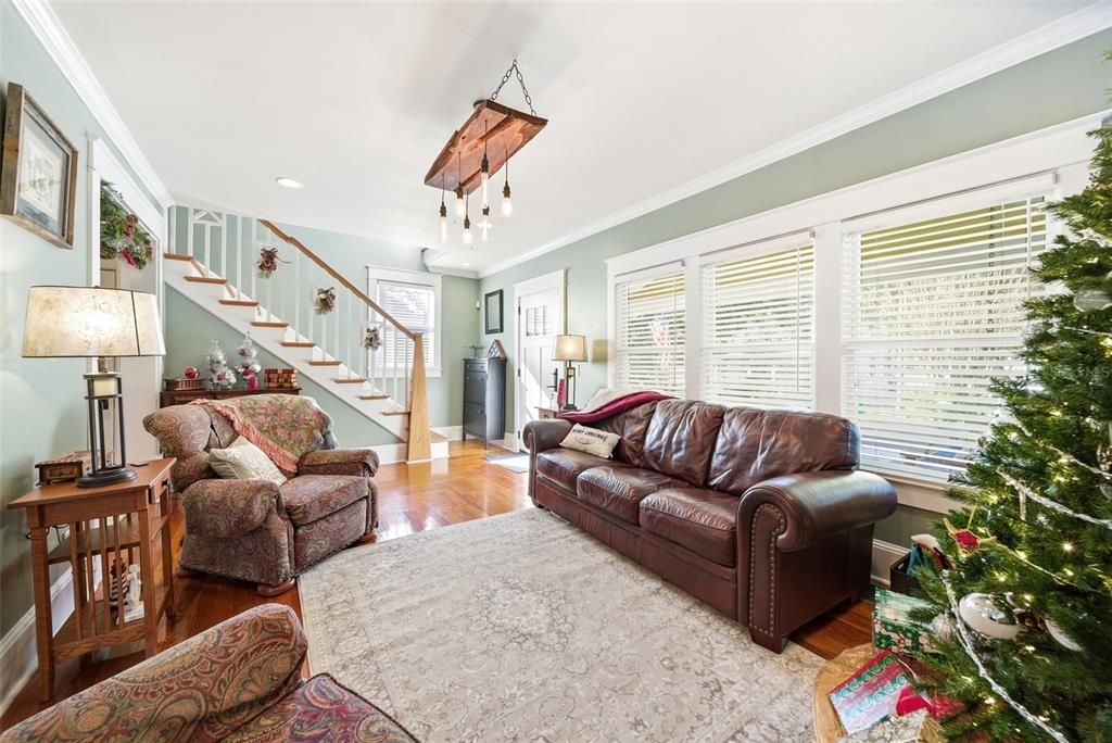 For Sale: $1,050,000 (4 beds, 3 baths, 3032 Square Feet)