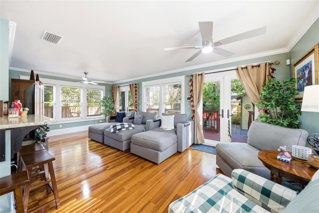 For Sale: $1,050,000 (4 beds, 3 baths, 3032 Square Feet)