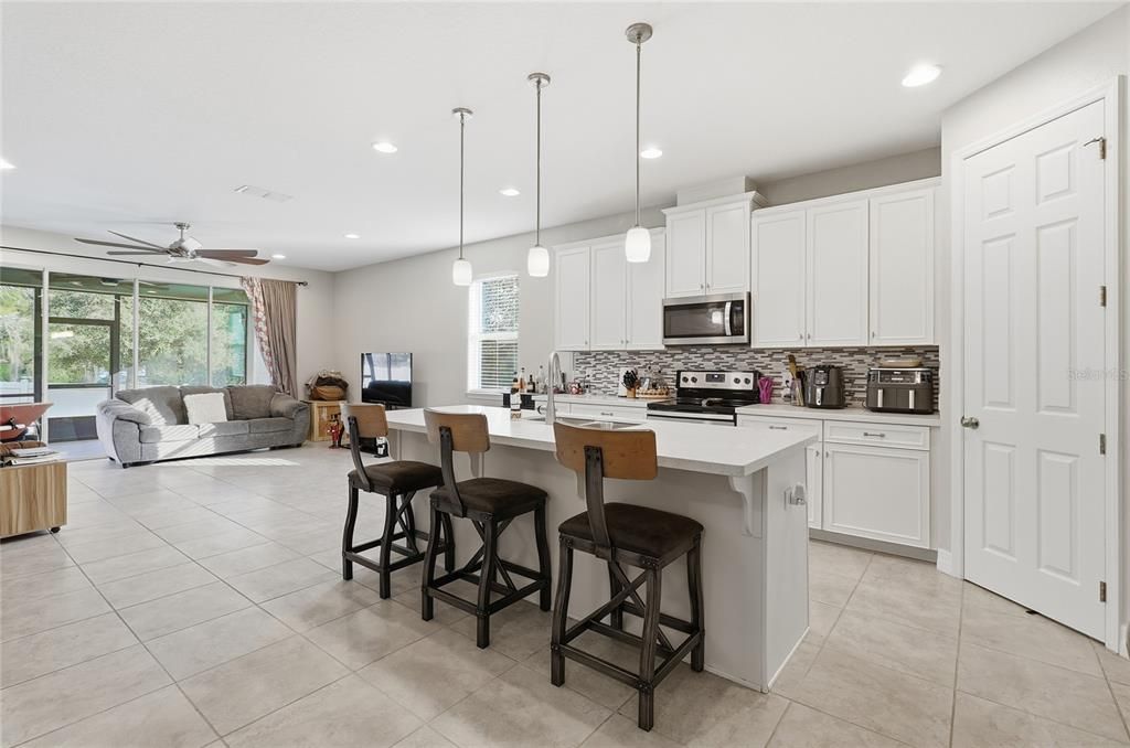 En Venta: $464,998 (3 camas, 2 baños, 2240 Pies cuadrados)