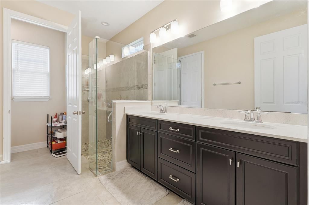 En Venta: $464,998 (3 camas, 2 baños, 2240 Pies cuadrados)