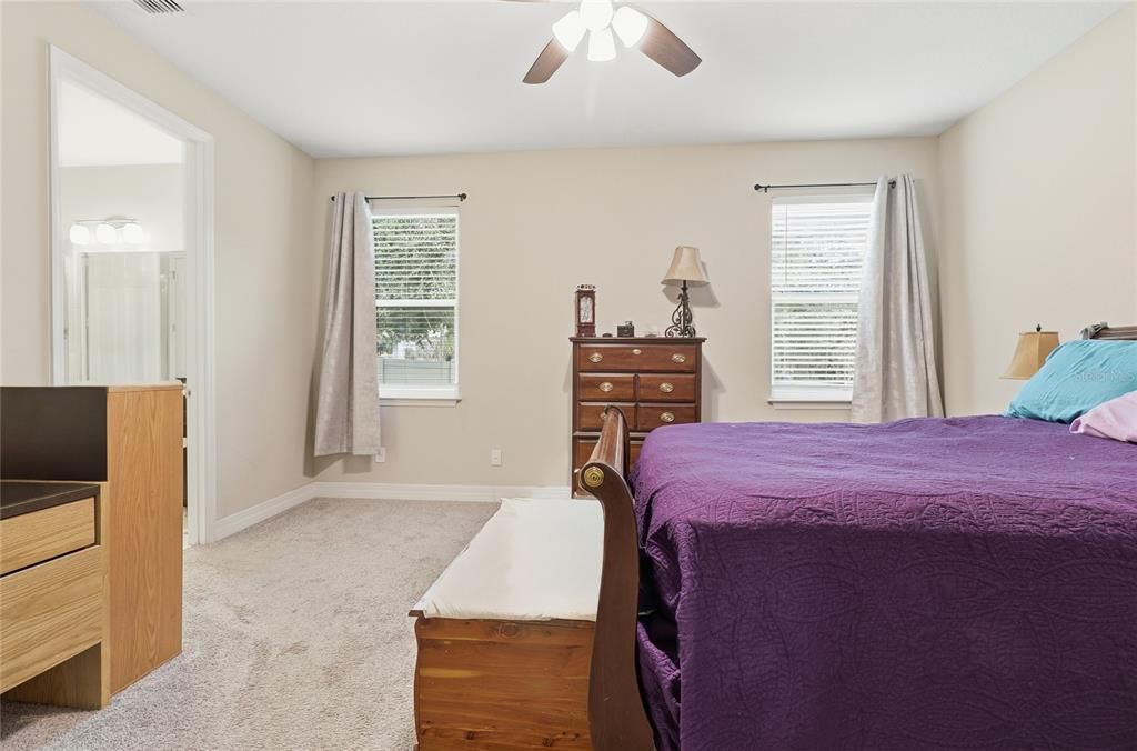 En Venta: $464,998 (3 camas, 2 baños, 2240 Pies cuadrados)