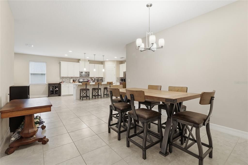 En Venta: $464,998 (3 camas, 2 baños, 2240 Pies cuadrados)