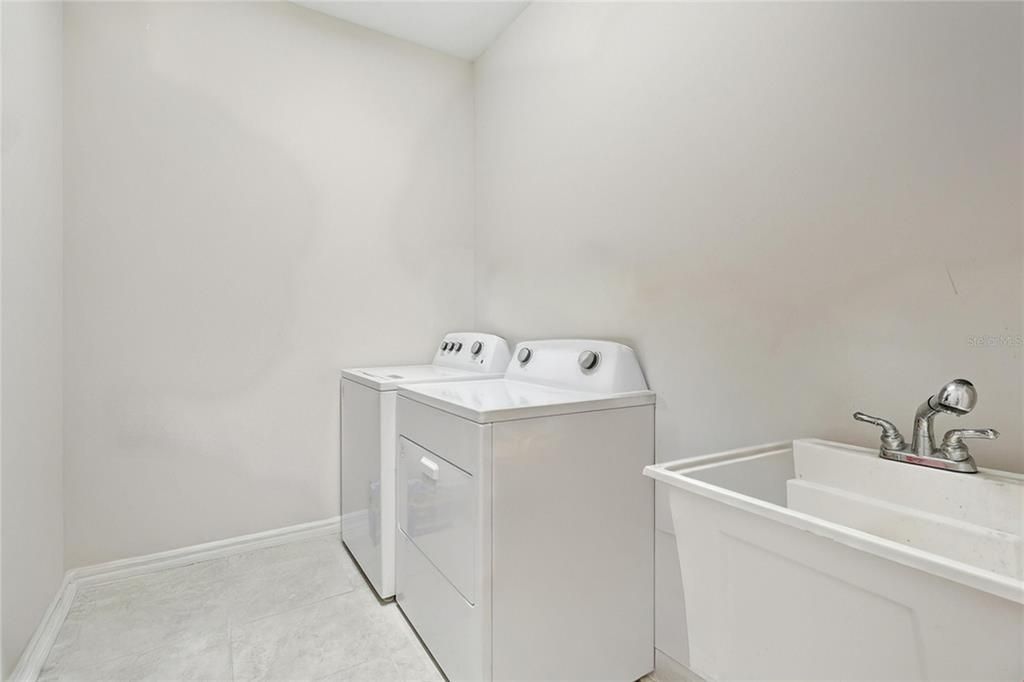 En Venta: $464,998 (3 camas, 2 baños, 2240 Pies cuadrados)