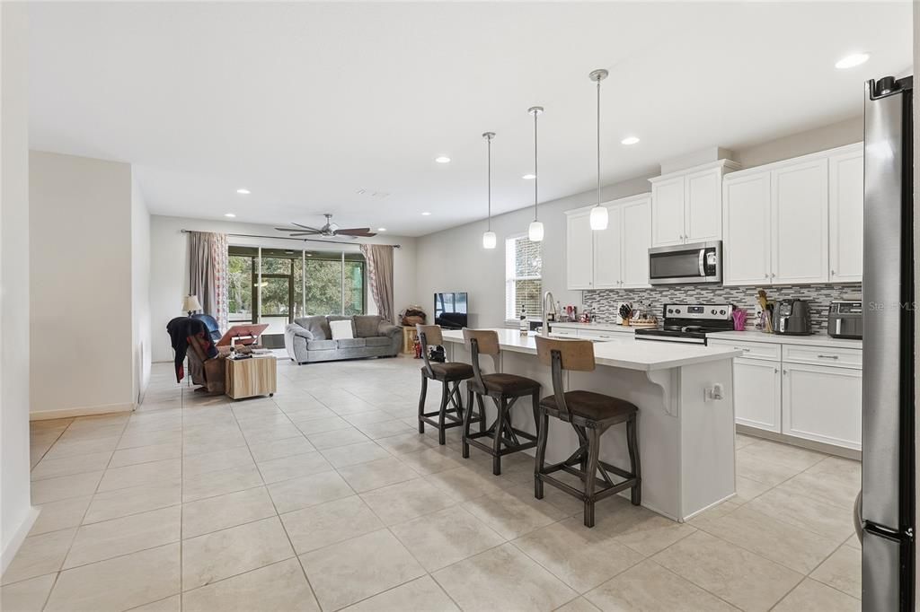 En Venta: $464,998 (3 camas, 2 baños, 2240 Pies cuadrados)