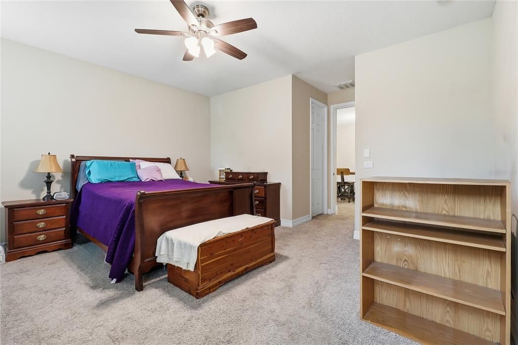 En Venta: $464,998 (3 camas, 2 baños, 2240 Pies cuadrados)