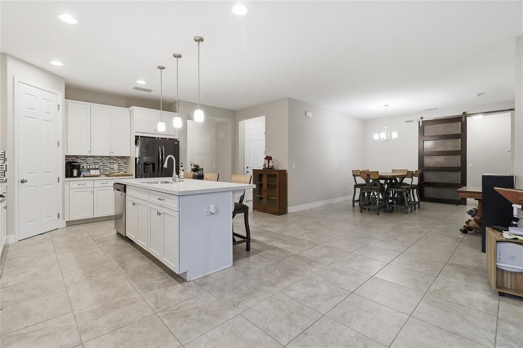 En Venta: $464,998 (3 camas, 2 baños, 2240 Pies cuadrados)