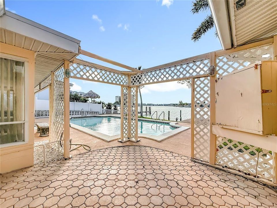 En Venta: $1,275,000 (0.21 acres)