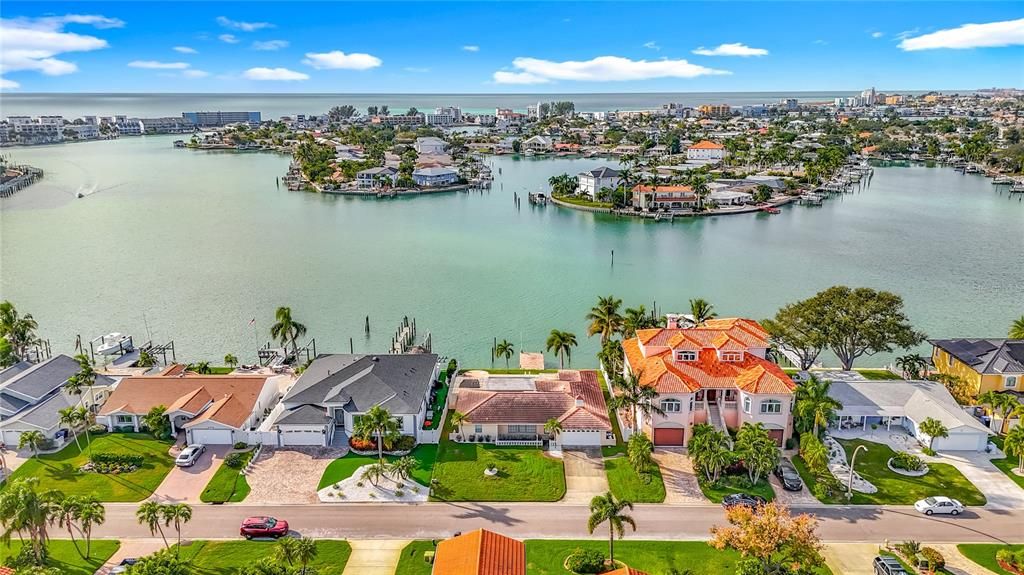 En Venta: $1,275,000 (0.21 acres)