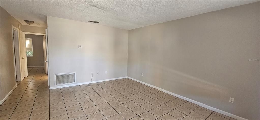 В аренду: $1,200 (2 спален, 1 ванн, 850 Квадратных фут)