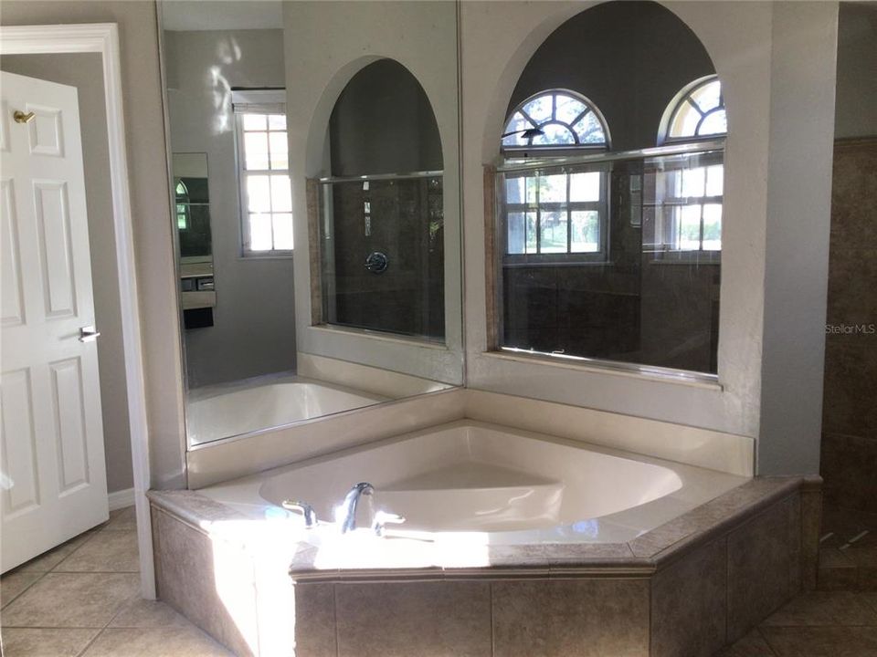 For Rent: $4,332 (4 beds, 3 baths, 2738 Square Feet)