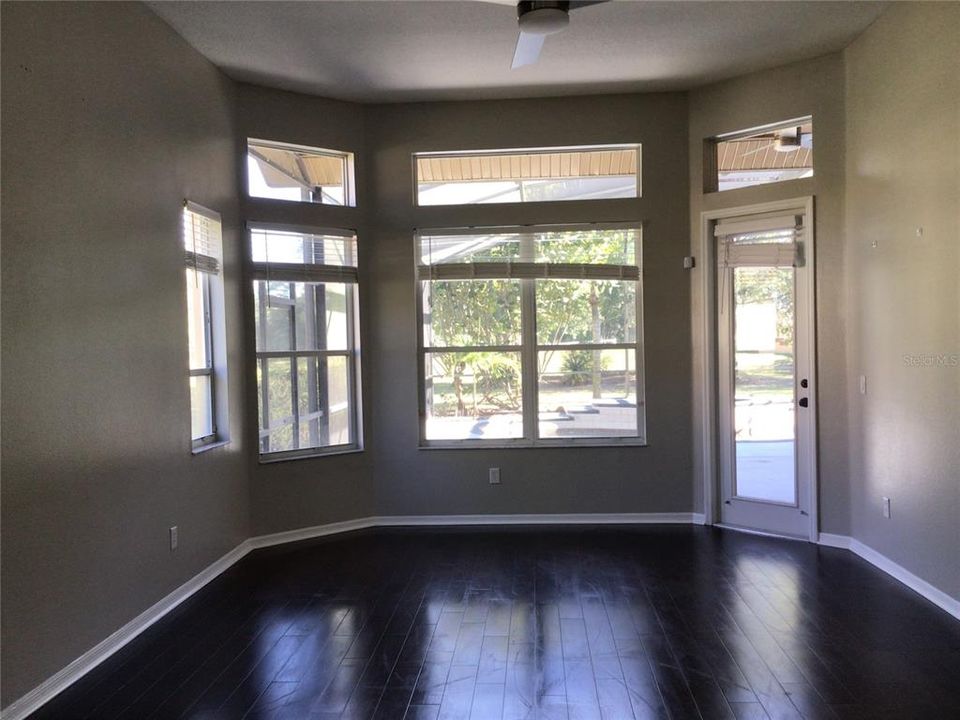 For Rent: $4,332 (4 beds, 3 baths, 2738 Square Feet)