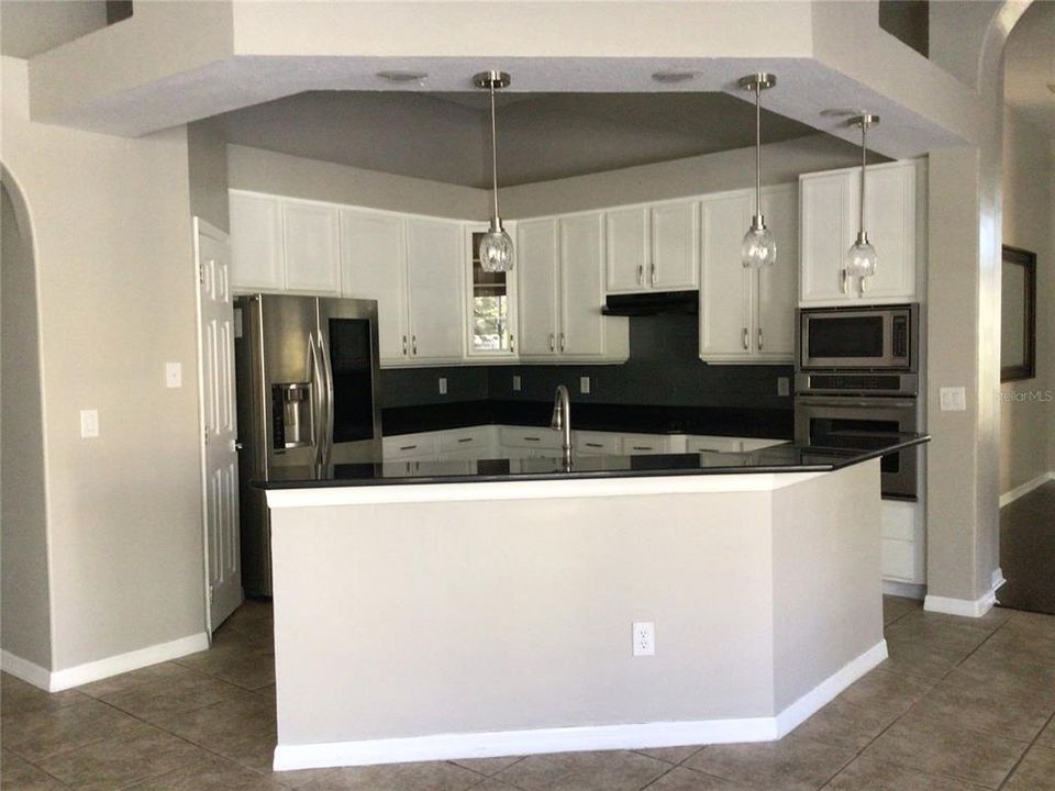 For Rent: $4,332 (4 beds, 3 baths, 2738 Square Feet)