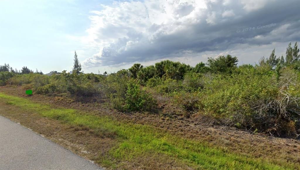 待售: $30,000 (0.23 acres)