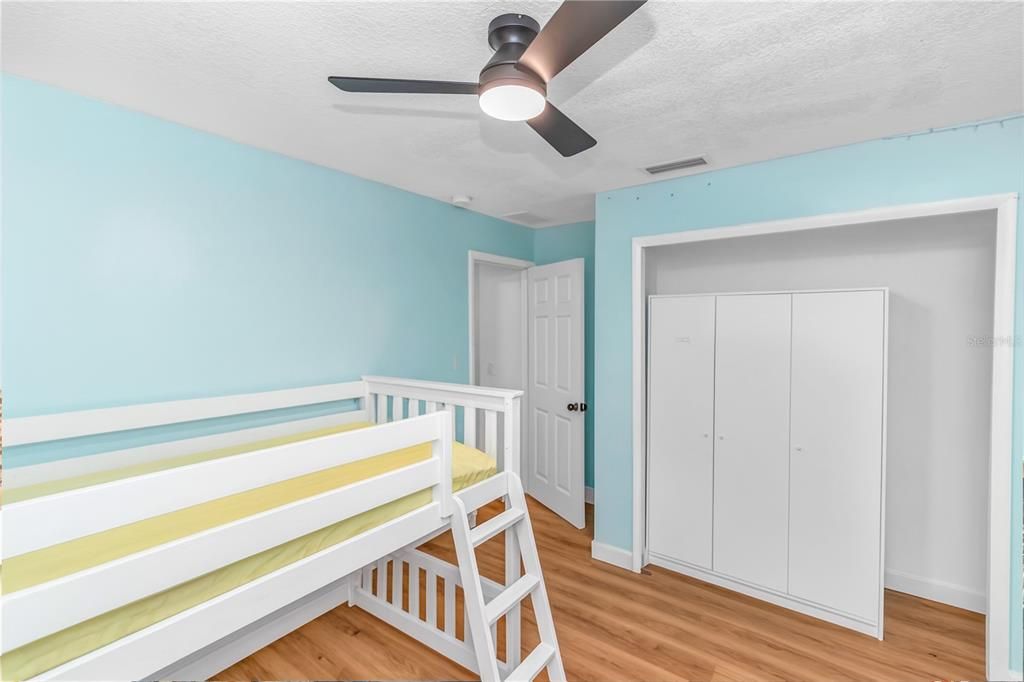 En Venta: $379,500 (4 camas, 2 baños, 1760 Pies cuadrados)