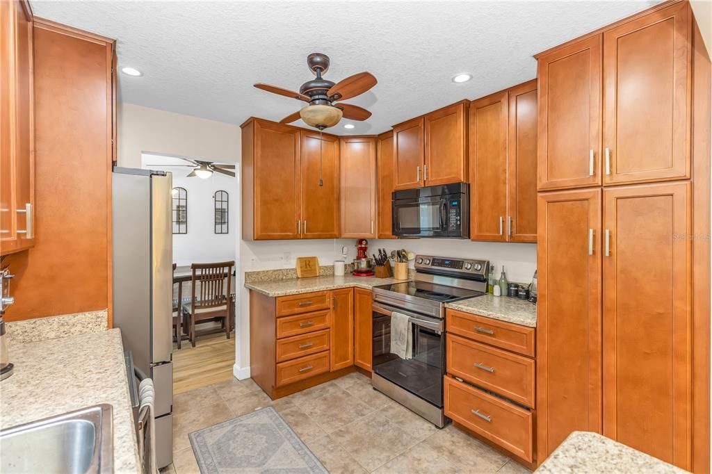 En Venta: $379,500 (4 camas, 2 baños, 1760 Pies cuadrados)