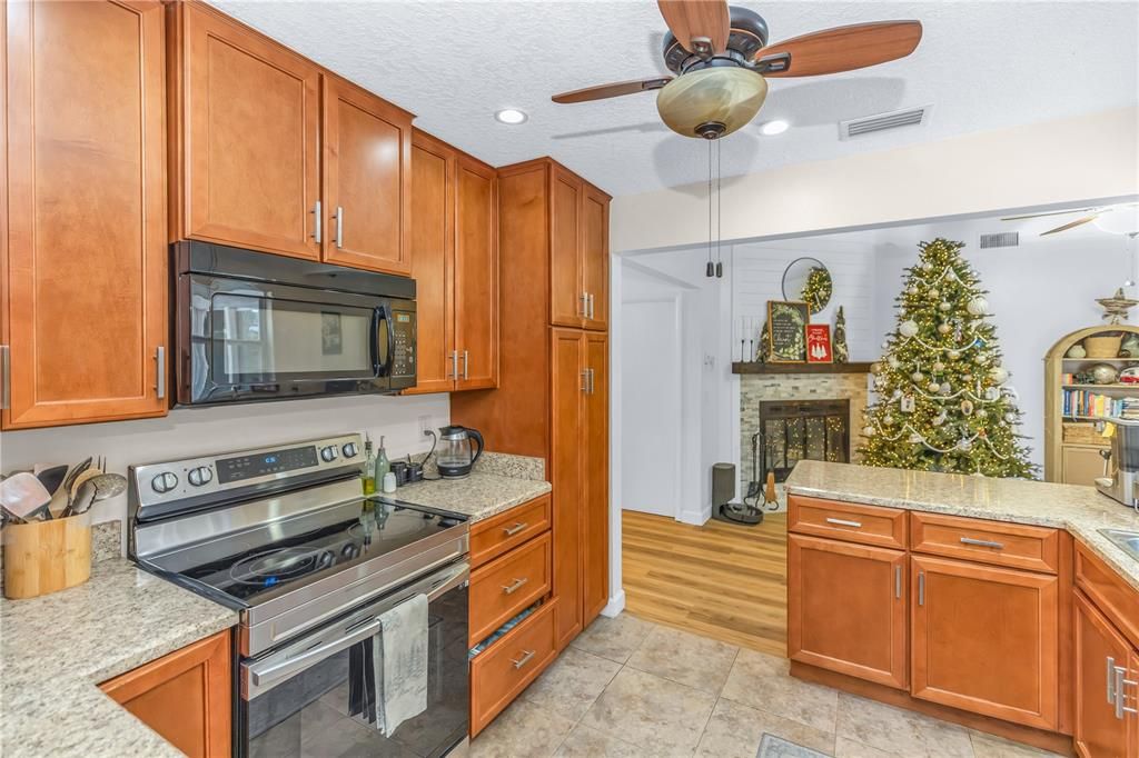 En Venta: $379,500 (4 camas, 2 baños, 1760 Pies cuadrados)