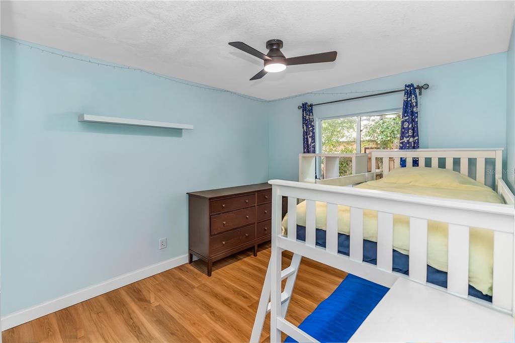 En Venta: $379,500 (4 camas, 2 baños, 1760 Pies cuadrados)