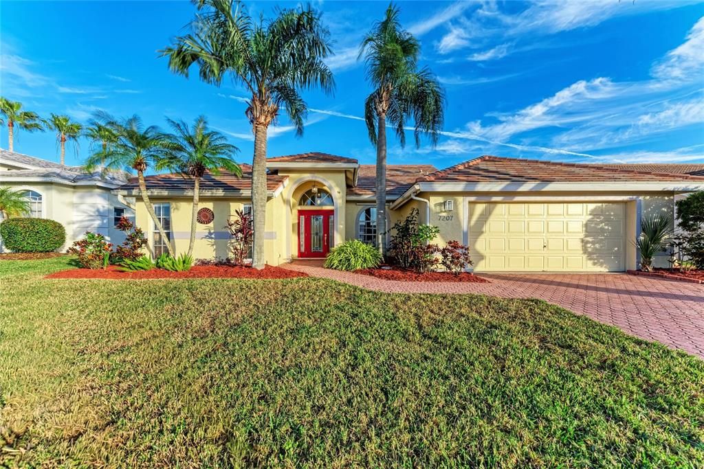 For Sale: $499,900 (4 beds, 3 baths, 2168 Square Feet)