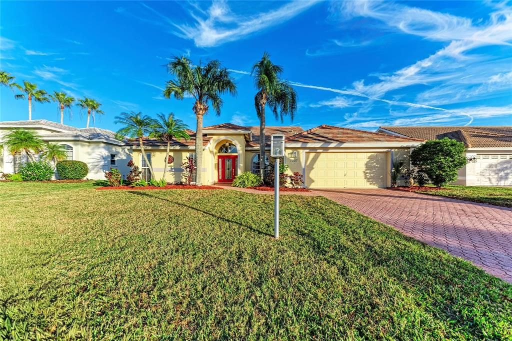 For Sale: $499,900 (4 beds, 3 baths, 2168 Square Feet)