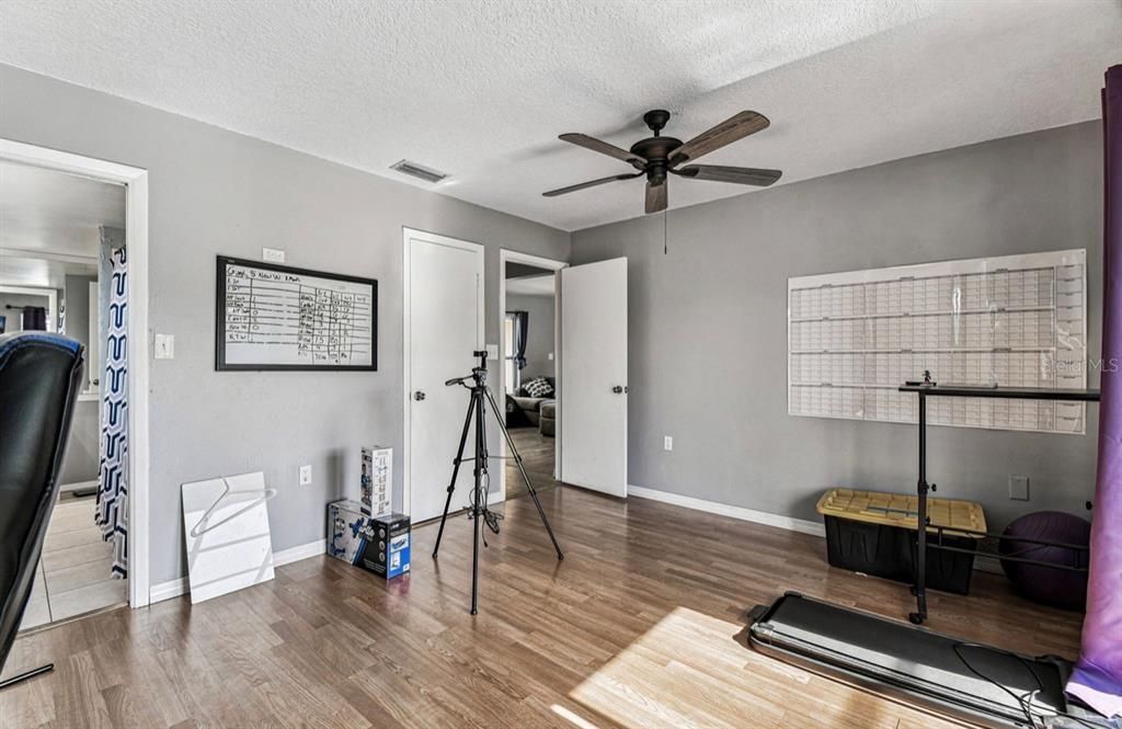 En Venta: $374,900 (3 camas, 2 baños, 1828 Pies cuadrados)