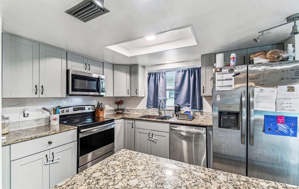 En Venta: $374,900 (3 camas, 2 baños, 1828 Pies cuadrados)