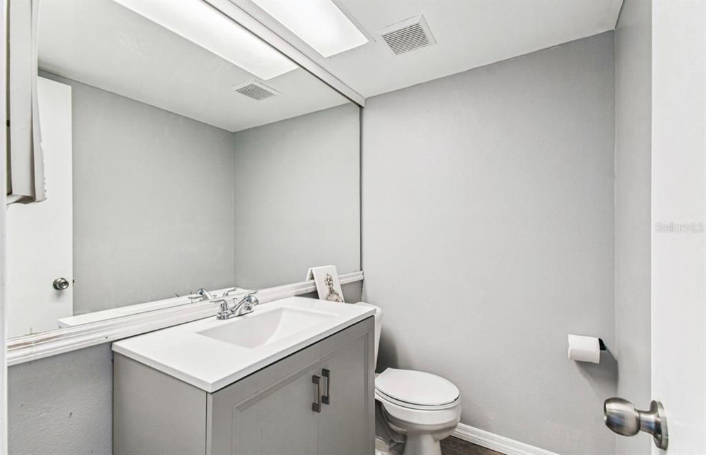 En Venta: $374,900 (3 camas, 2 baños, 1828 Pies cuadrados)