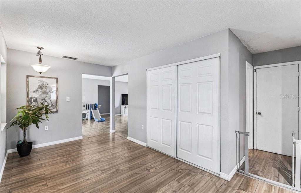 En Venta: $374,900 (3 camas, 2 baños, 1828 Pies cuadrados)