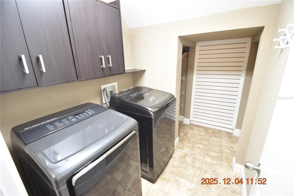 For Rent: $2,050 (3 beds, 2 baths, 1864 Square Feet)