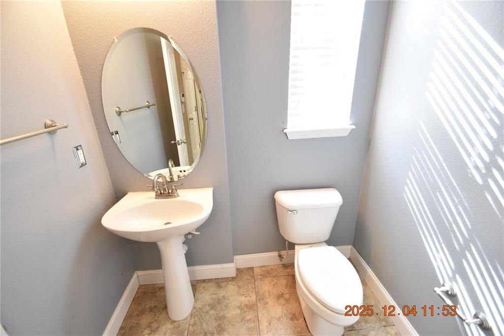 For Rent: $2,050 (3 beds, 2 baths, 1864 Square Feet)