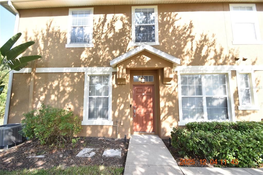 For Rent: $2,050 (3 beds, 2 baths, 1864 Square Feet)