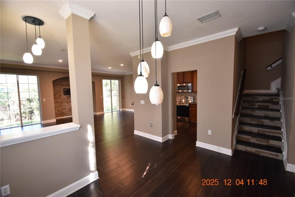 For Rent: $2,050 (3 beds, 2 baths, 1864 Square Feet)