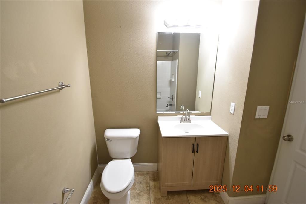 For Rent: $2,050 (3 beds, 2 baths, 1864 Square Feet)