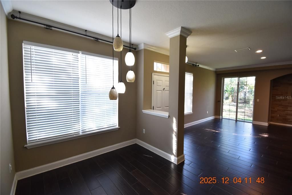 For Rent: $2,050 (3 beds, 2 baths, 1864 Square Feet)