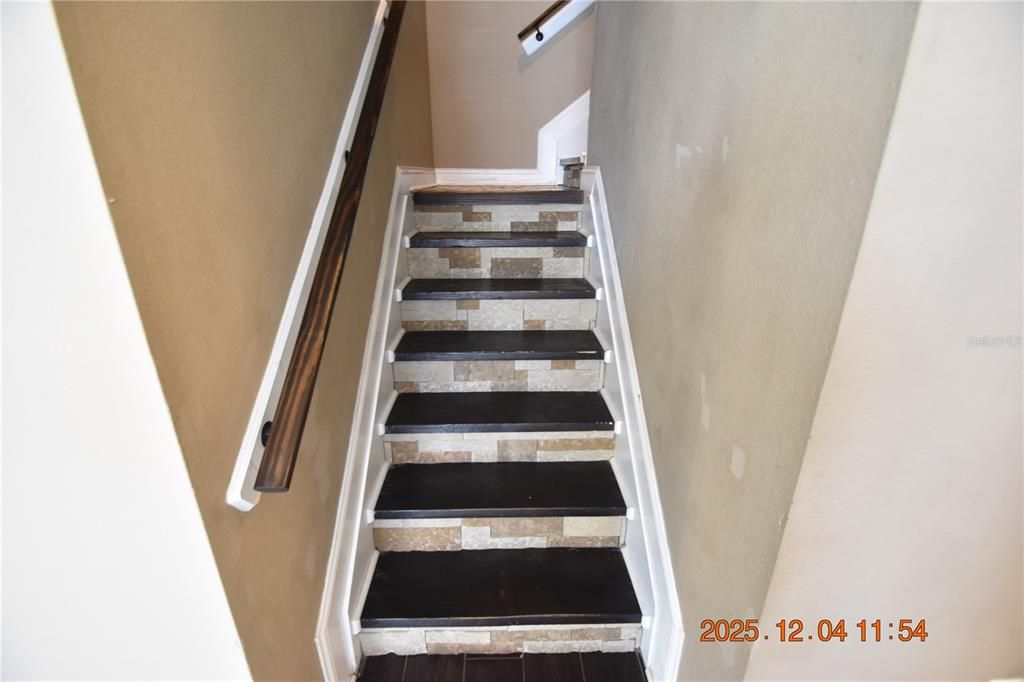 For Rent: $2,050 (3 beds, 2 baths, 1864 Square Feet)