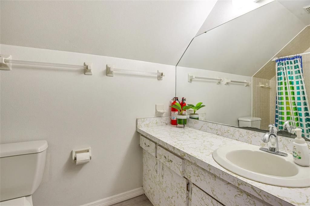 В аренду: $2,800 (4 спален, 2 ванн, 1898 Квадратных фут)