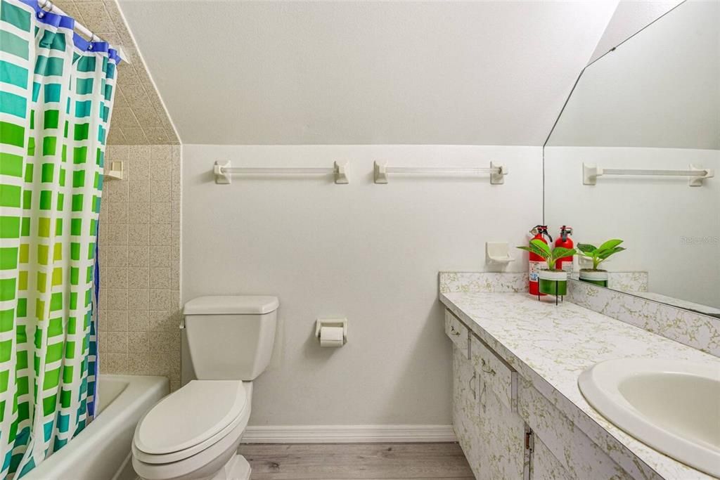 В аренду: $2,800 (4 спален, 2 ванн, 1898 Квадратных фут)