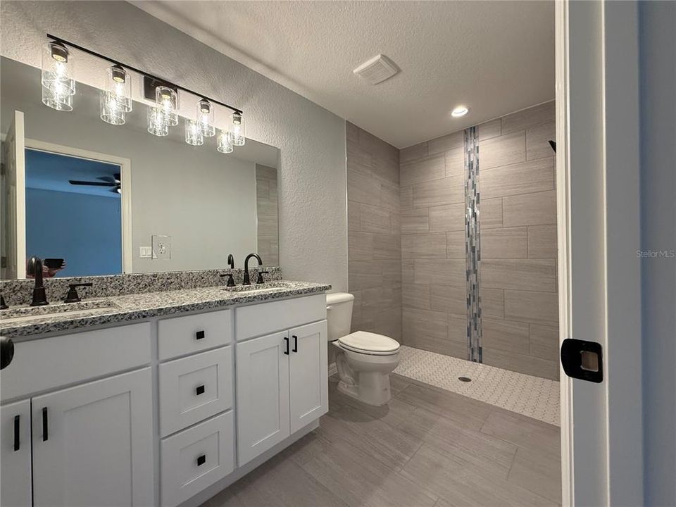 Active With Contract: $248,900 (3 beds, 2 baths, 1380 Square Feet)