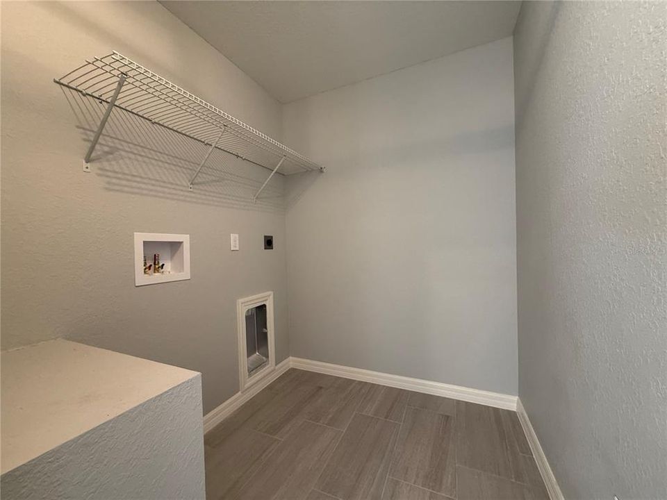 Active With Contract: $248,900 (3 beds, 2 baths, 1380 Square Feet)